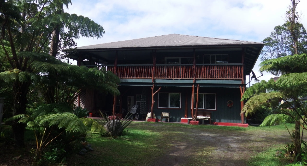 Aloha Crater Lodge and Lava Tube