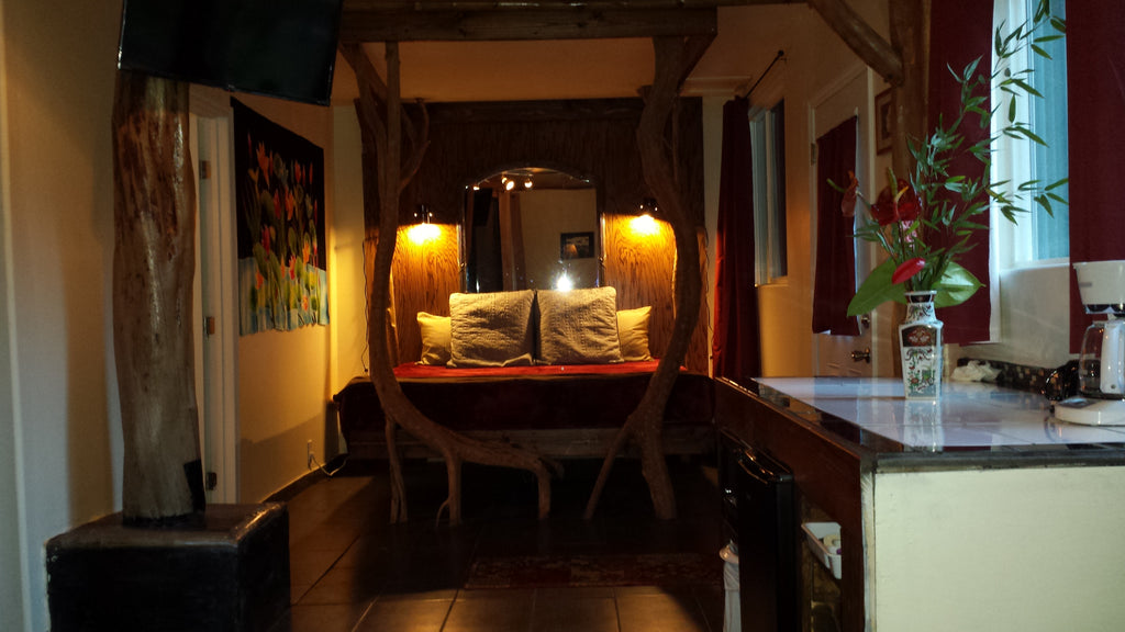 Aloha Crater Lodge and Lava Tube