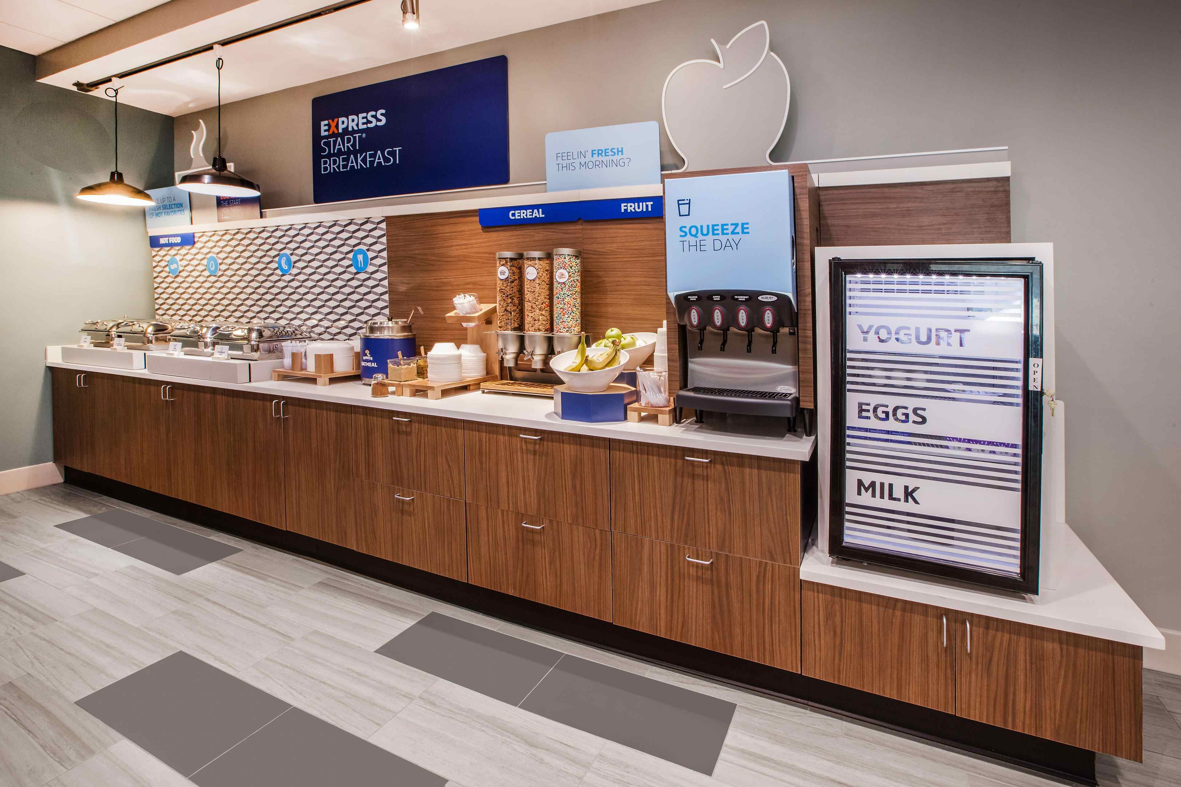 Holiday Inn Express & Suites Phoenix Airport