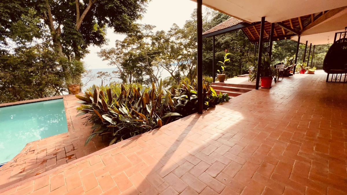 The Lake House Entebbe