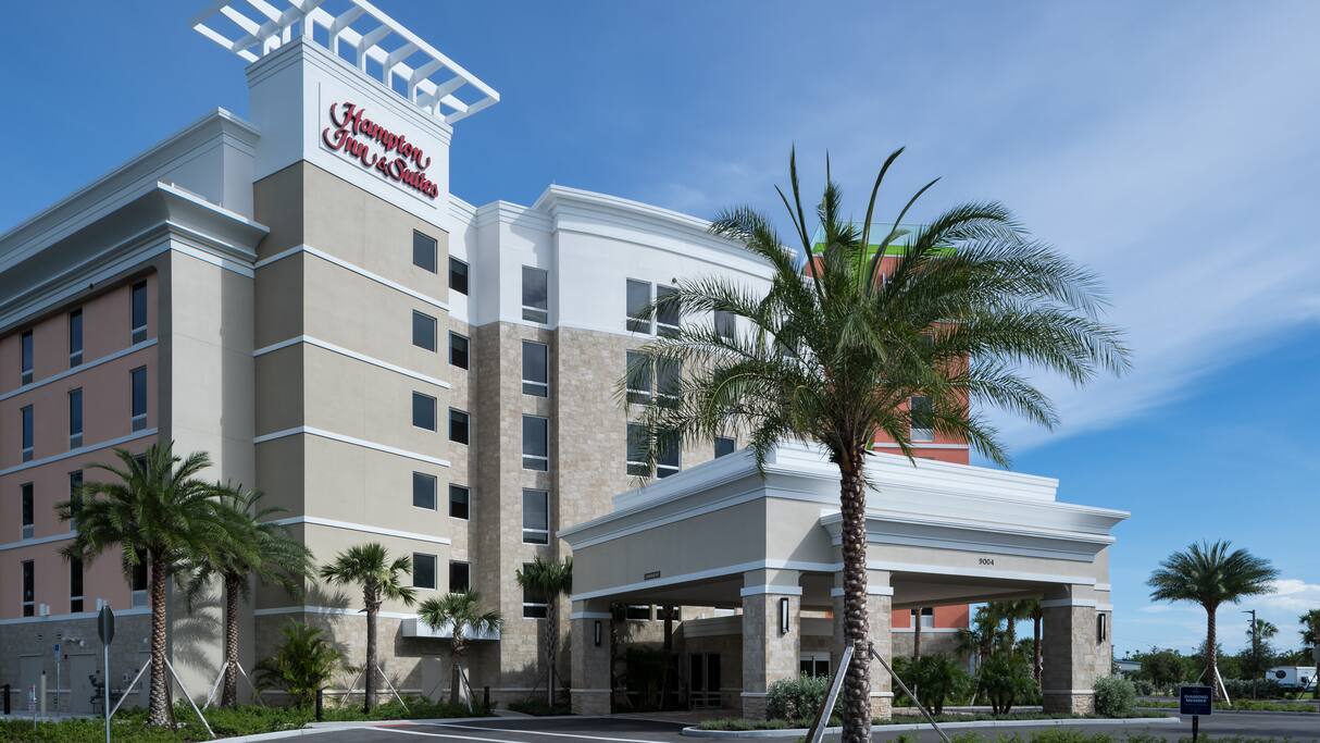 Hampton Inn & Suites Cape Canaveral Cruise Port