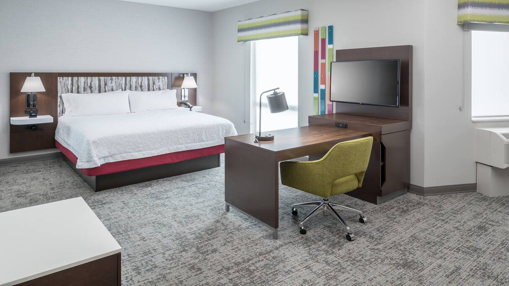 Hampton Inn & Suites Cape Canaveral Cruise Port