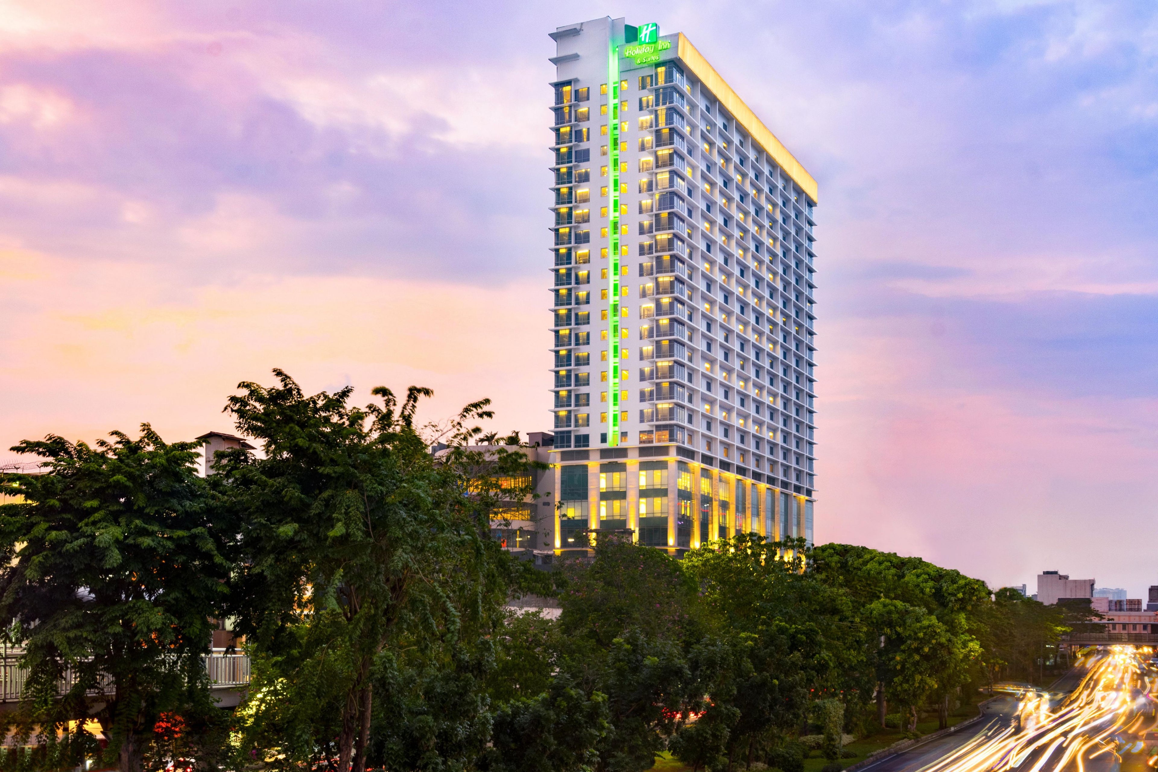 Holiday Inn & Suites Jakarta Gajah Mada