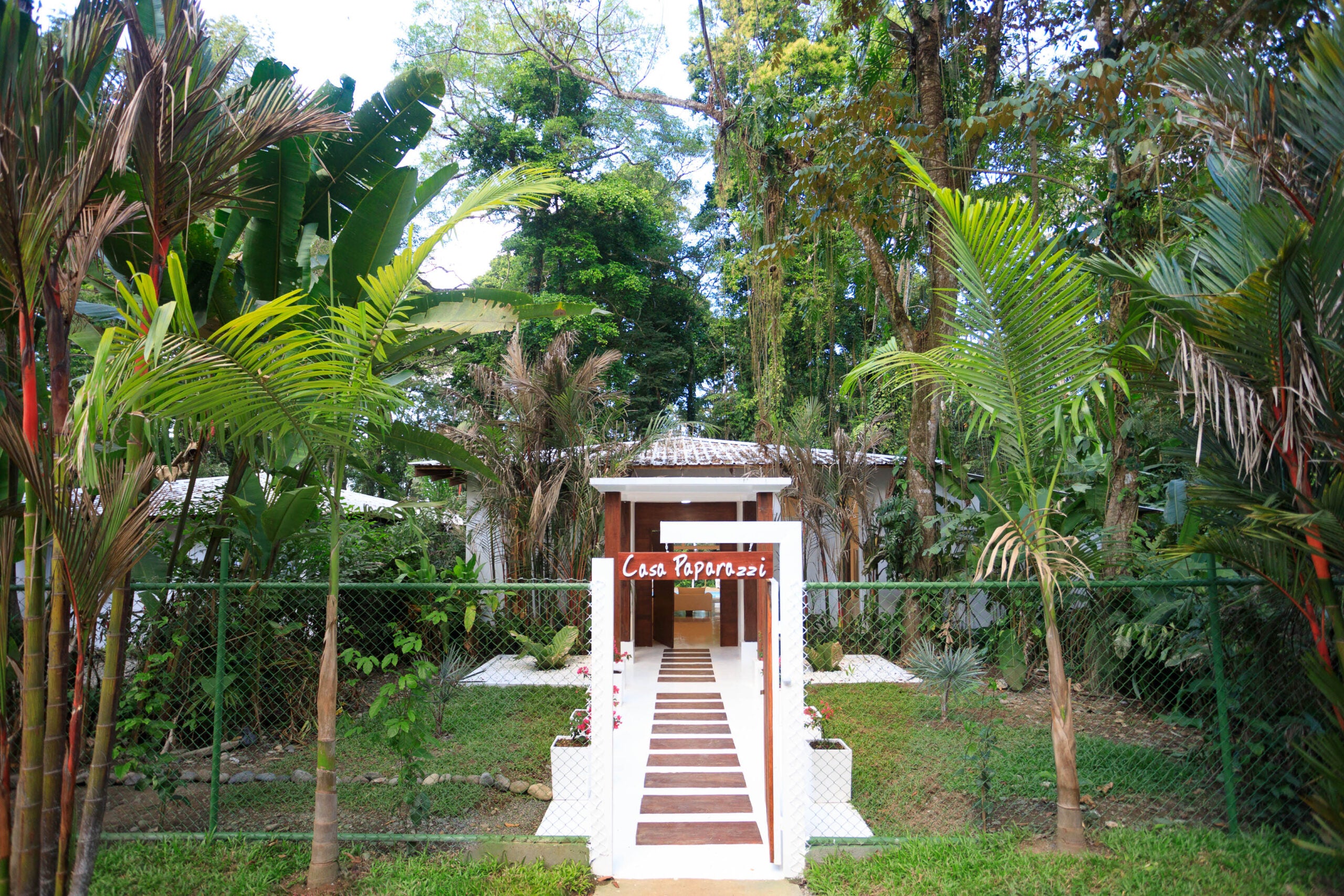 Gigi Brown Villa Paparazzi Puerto Viejo