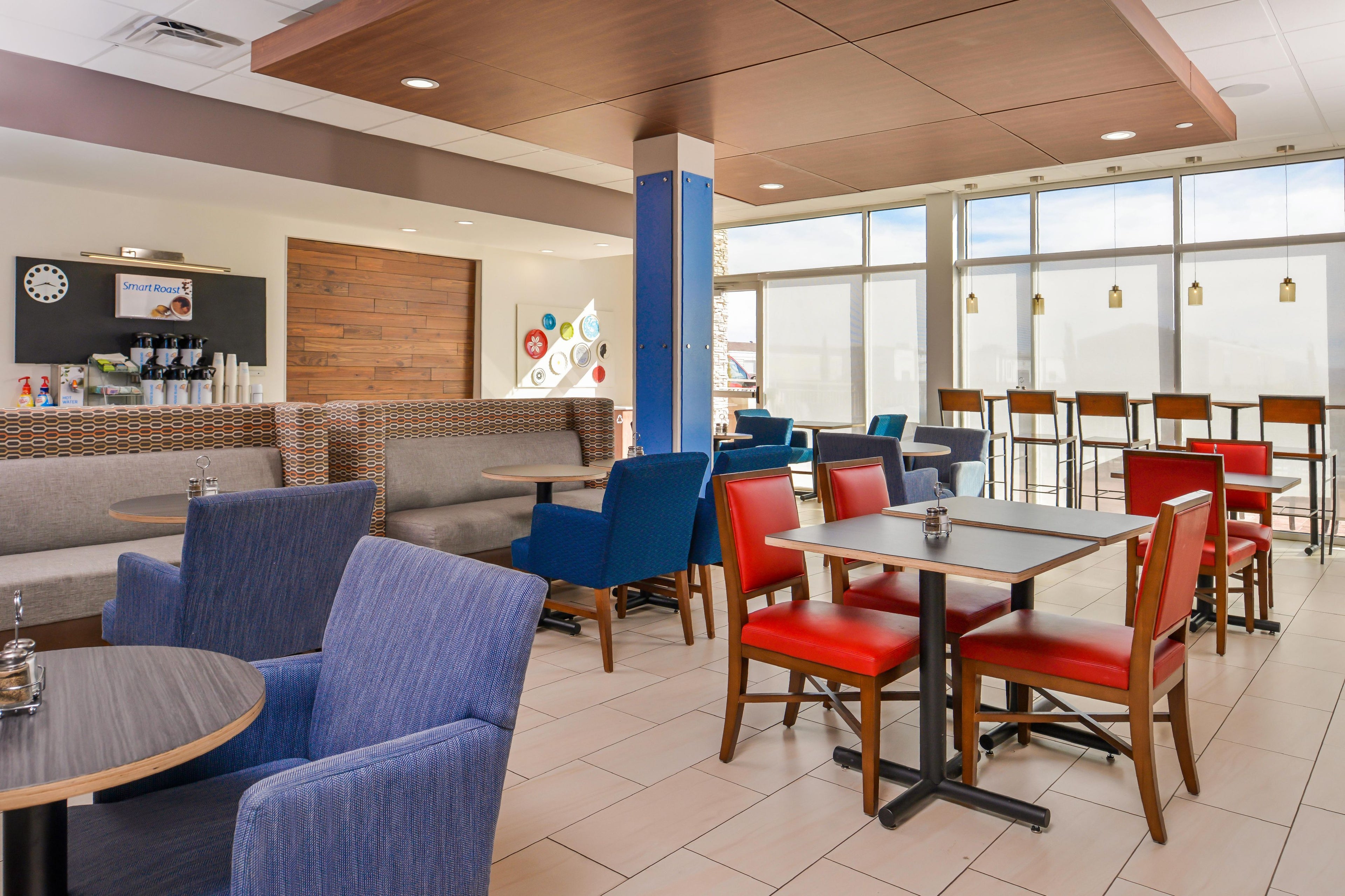 Holiday Inn Express & Suites Van Horn