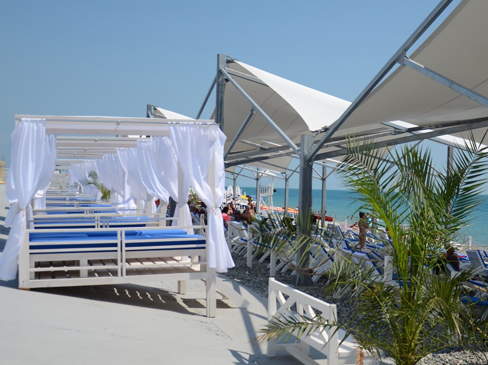 Bridge Resort Hotel