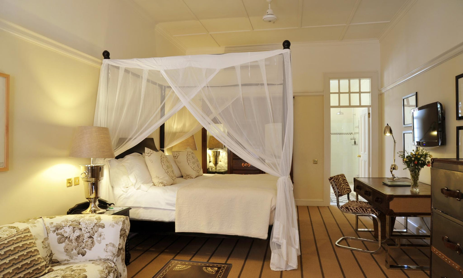 Stables Signature Wing Room