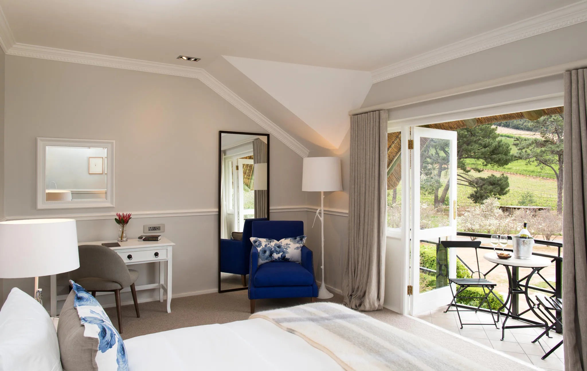 Room gallery image 1.