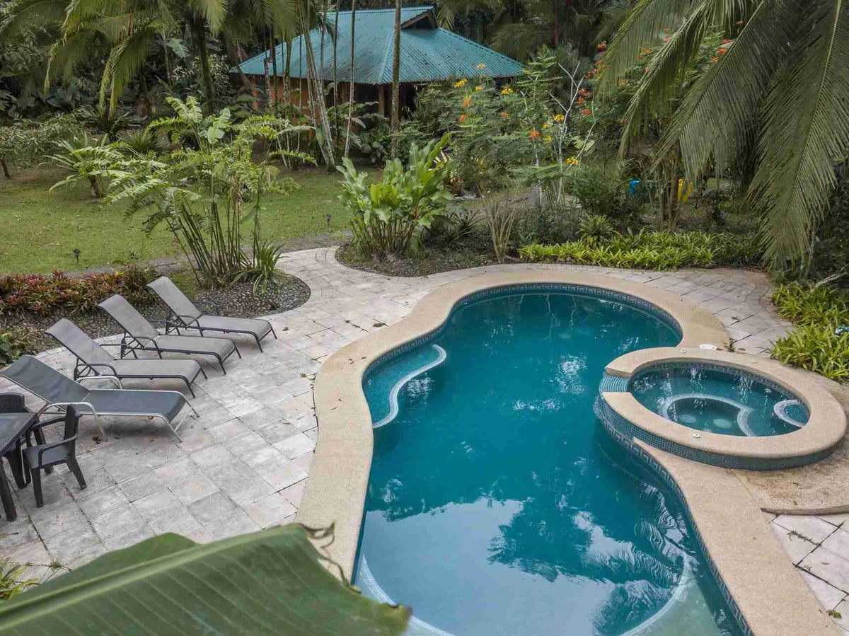 El Nido Jungle Lodge