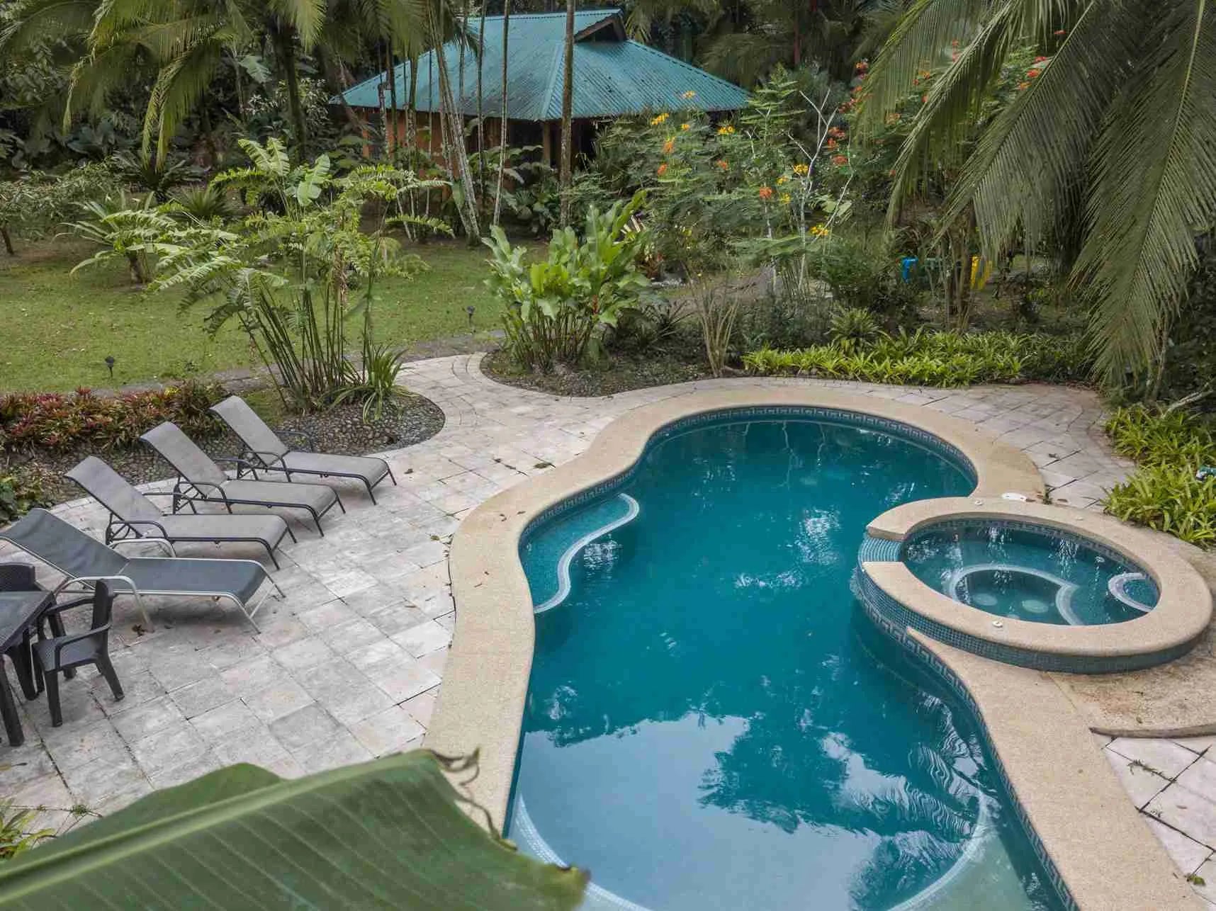 El Nido Jungle Lodge