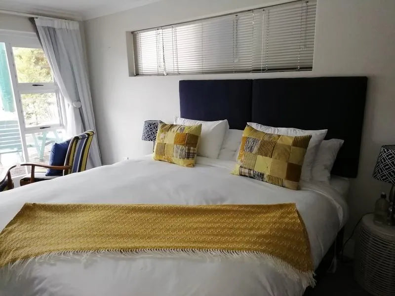 Room gallery image 1.