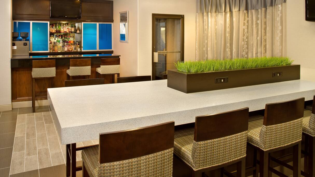 DoubleTree by Hilton Hotel Chicago Wood Dale Elk Grove