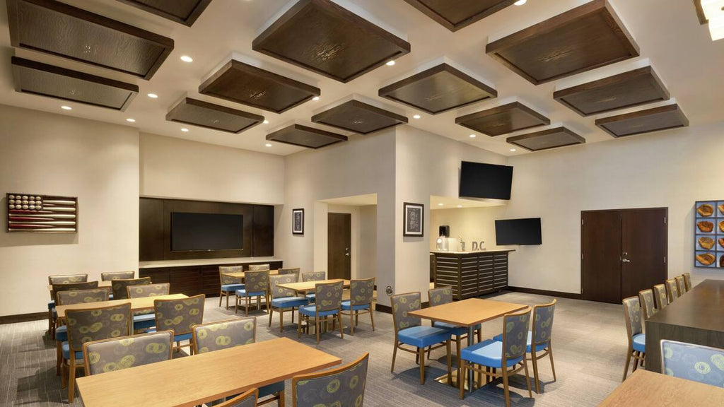 Hampton Inn & Suites Washington DC Navy Yard