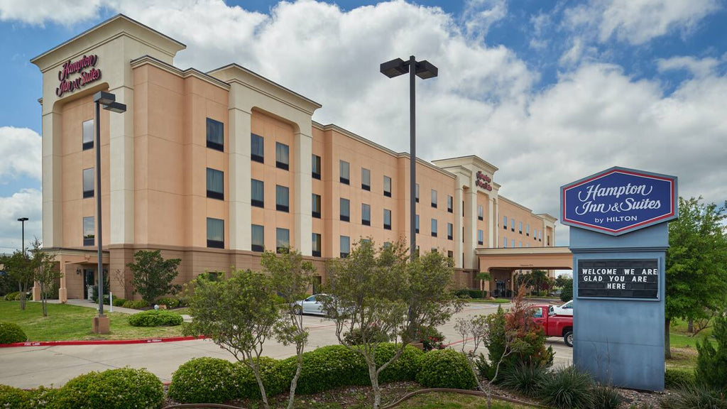 Hampton Inn & Suites Waco-South