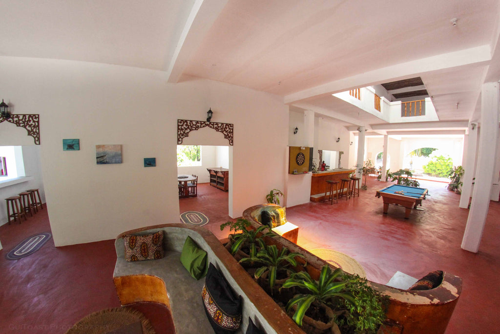 Lobby, Games Room & Pool Table