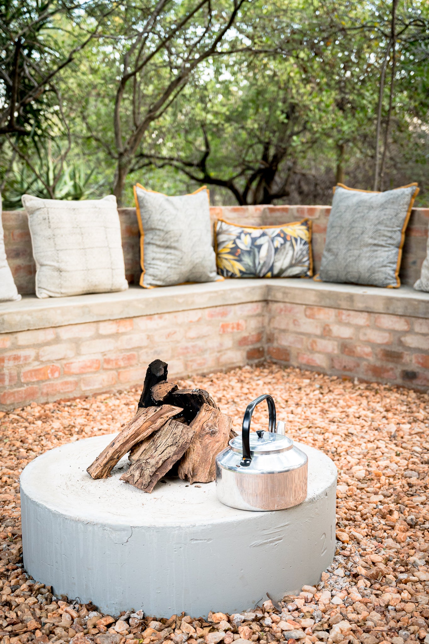 Nzenga Lodge — Outside Area