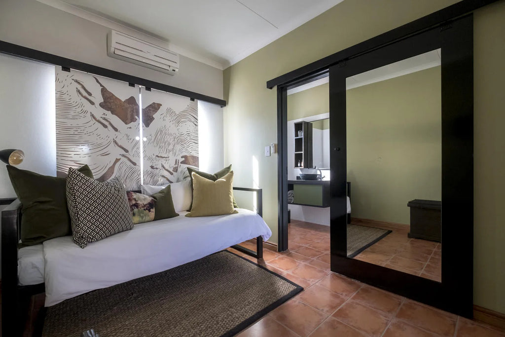 Room gallery image 2.