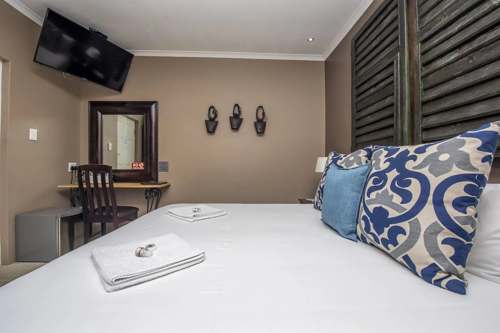 Room gallery image 3.