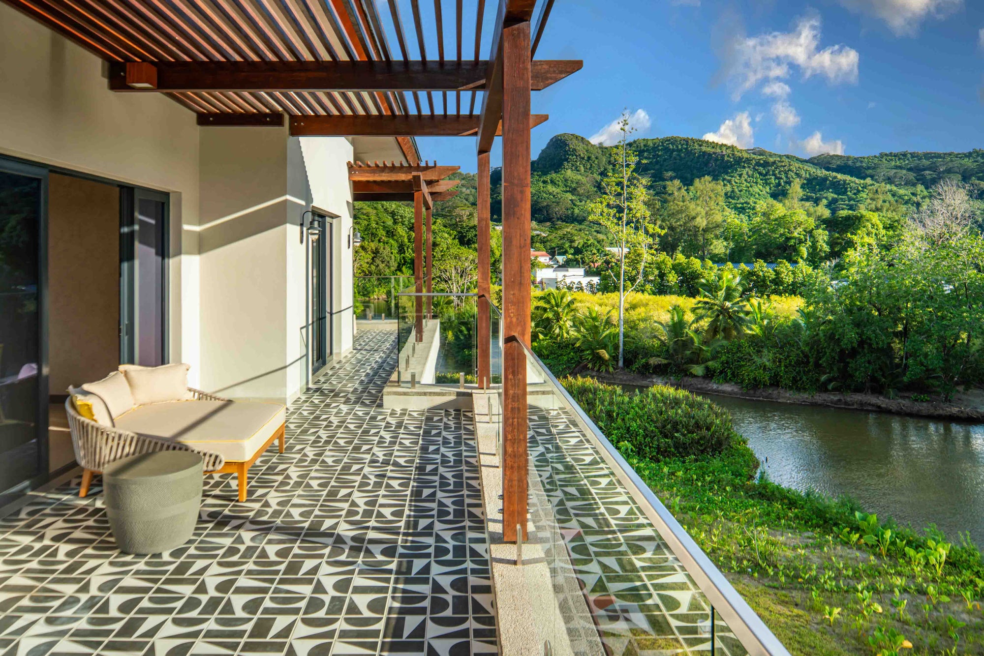 Three Bedroom Apartment with Nature View
