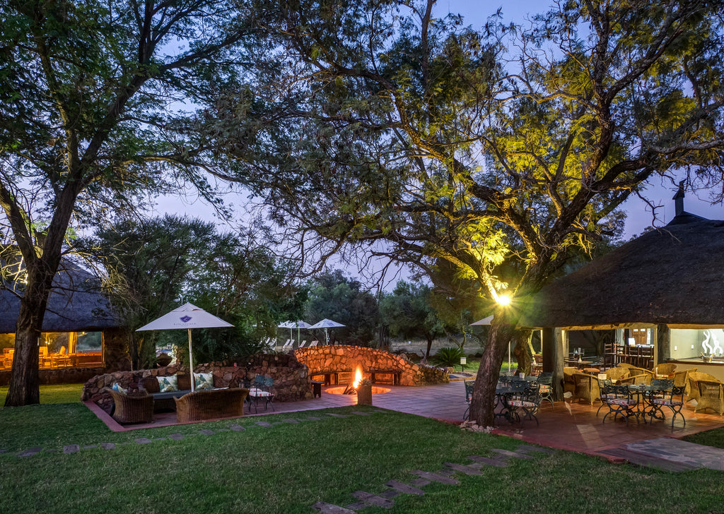 Bar and Lounge