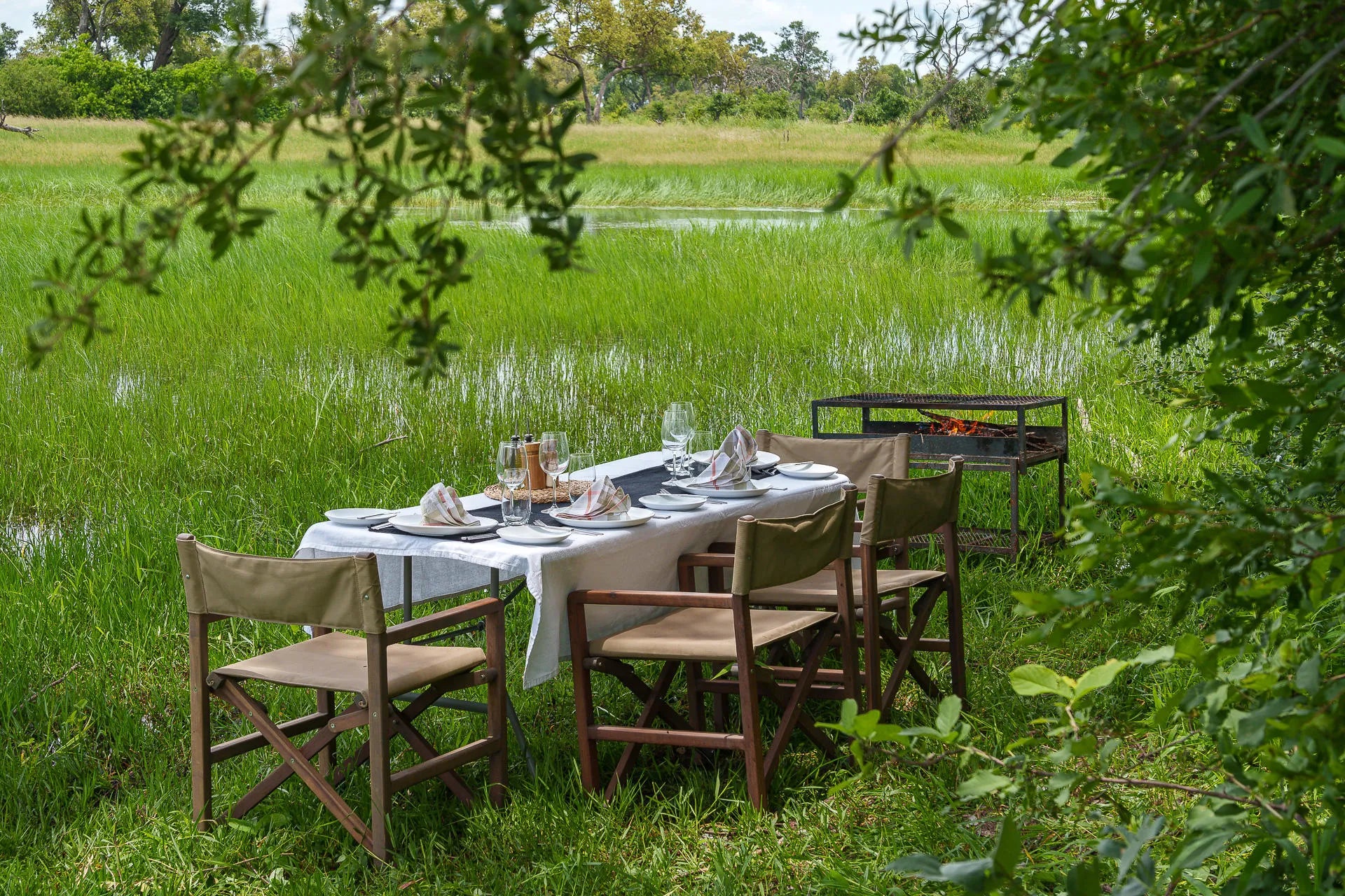 Karangoma - activity (Spillway lunch) at Karangoma, Okavango Delta, Botswana.