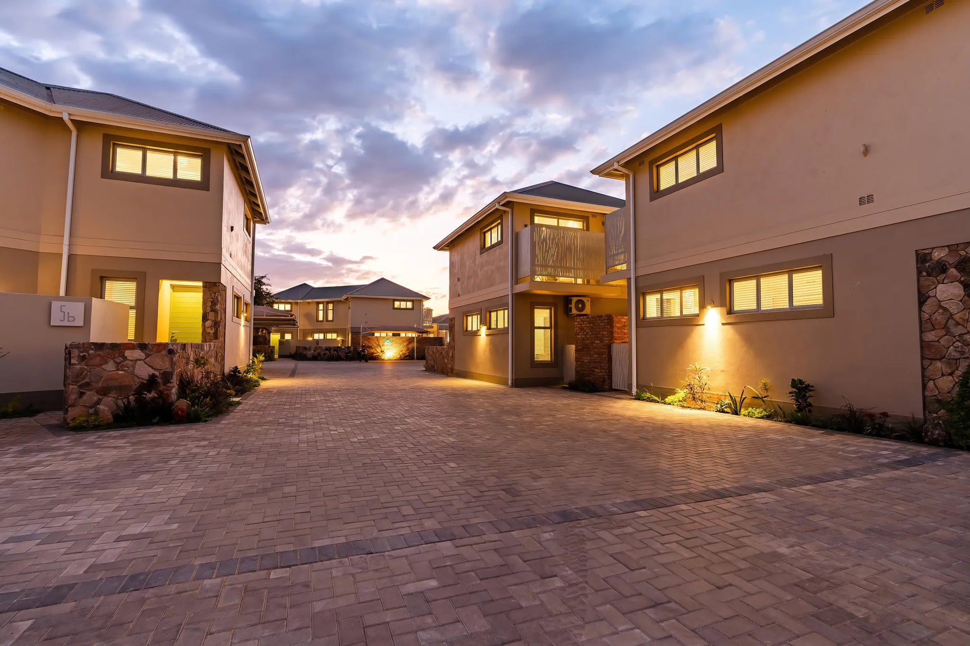 Miombo Mews Holiday Apartments, Victoria Falls (Zimbabwe), Zimbabwe gallery image 16.