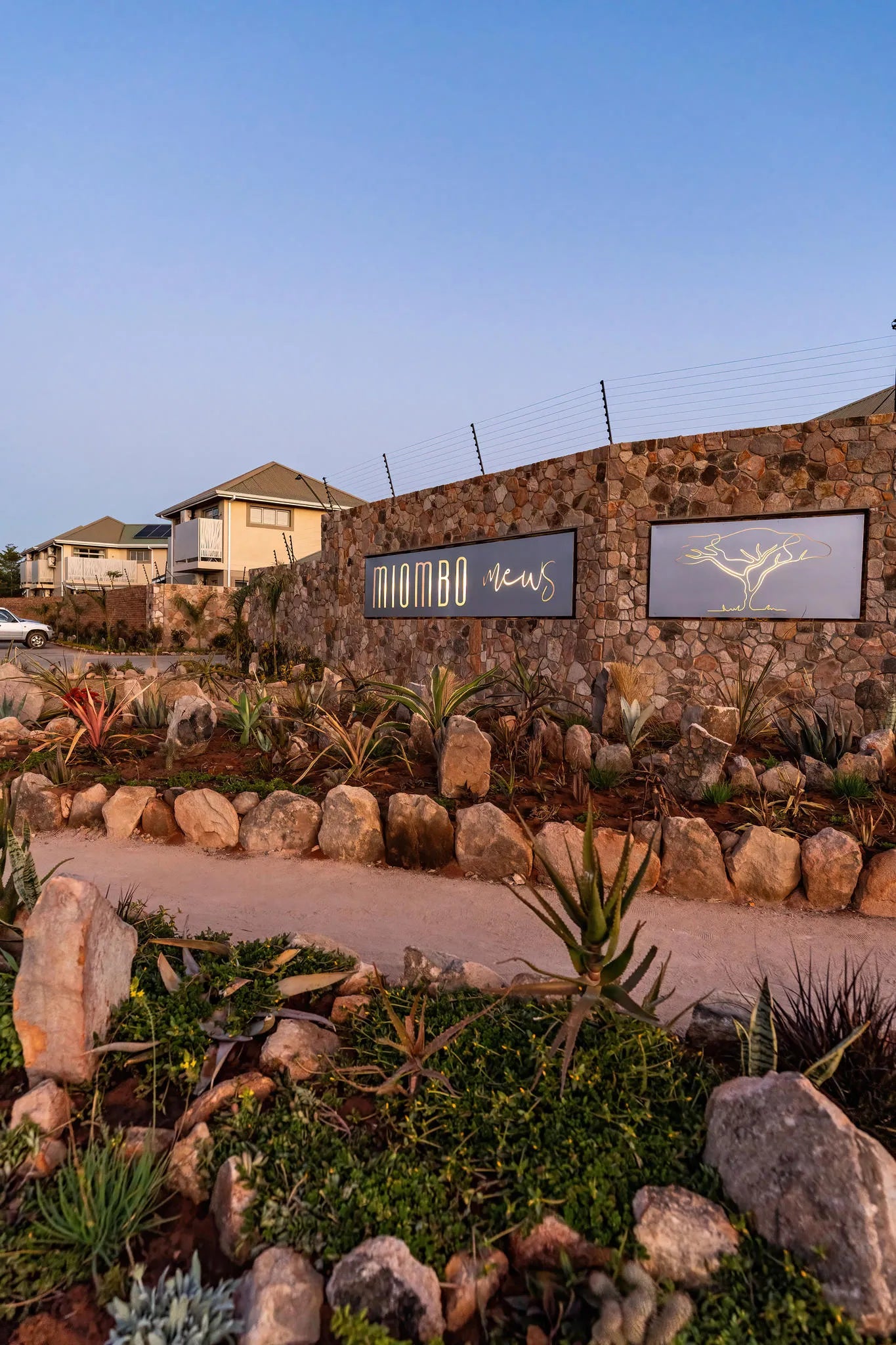 Miombo Mews Holiday Apartments, Victoria Falls (Zimbabwe), Zimbabwe gallery image 35.
