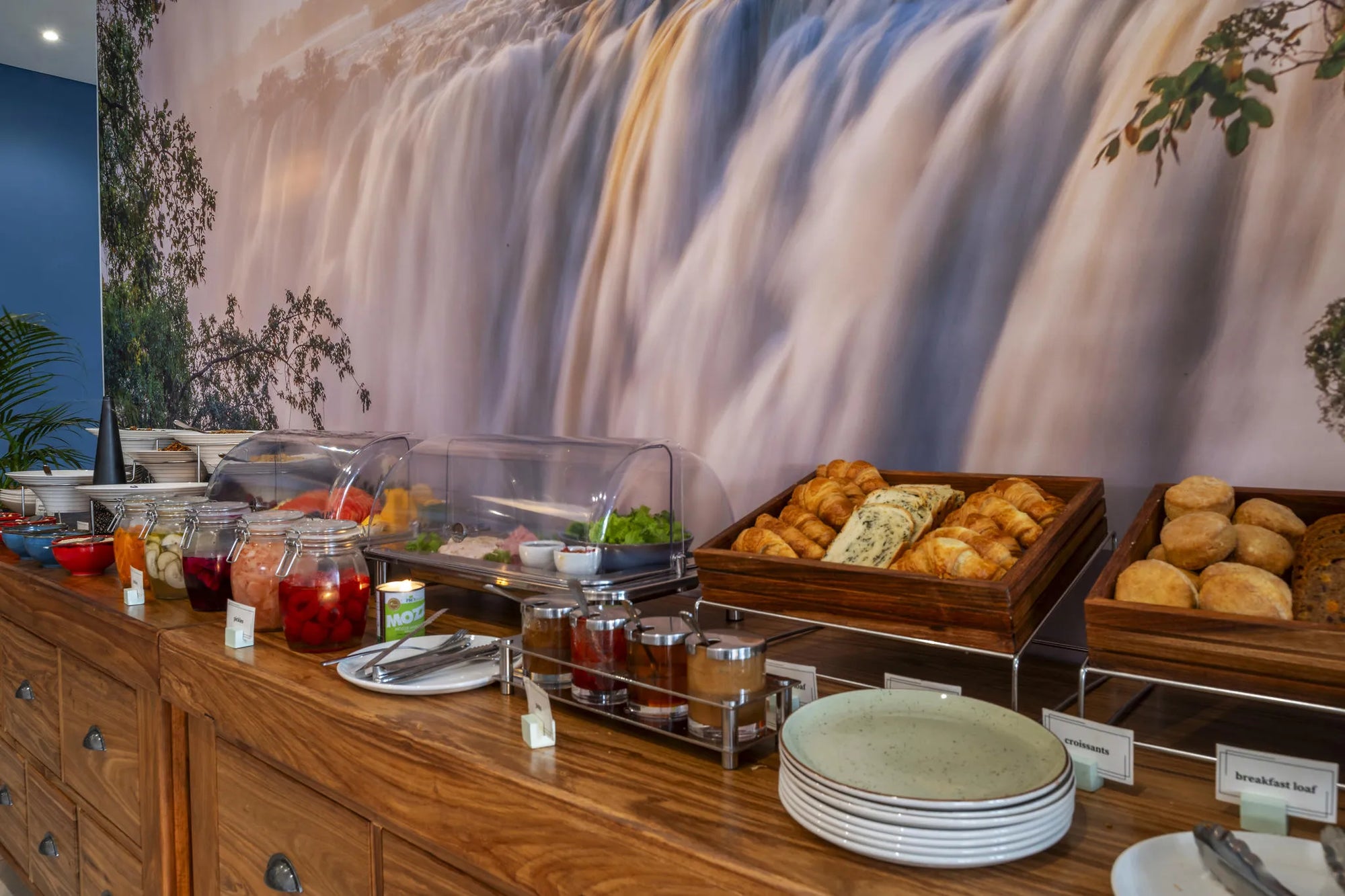 Waterfalls Loge, Breakfast at Waterfalls Lodge, Victoria Falls (Zimbabwe), Zimbabwe.