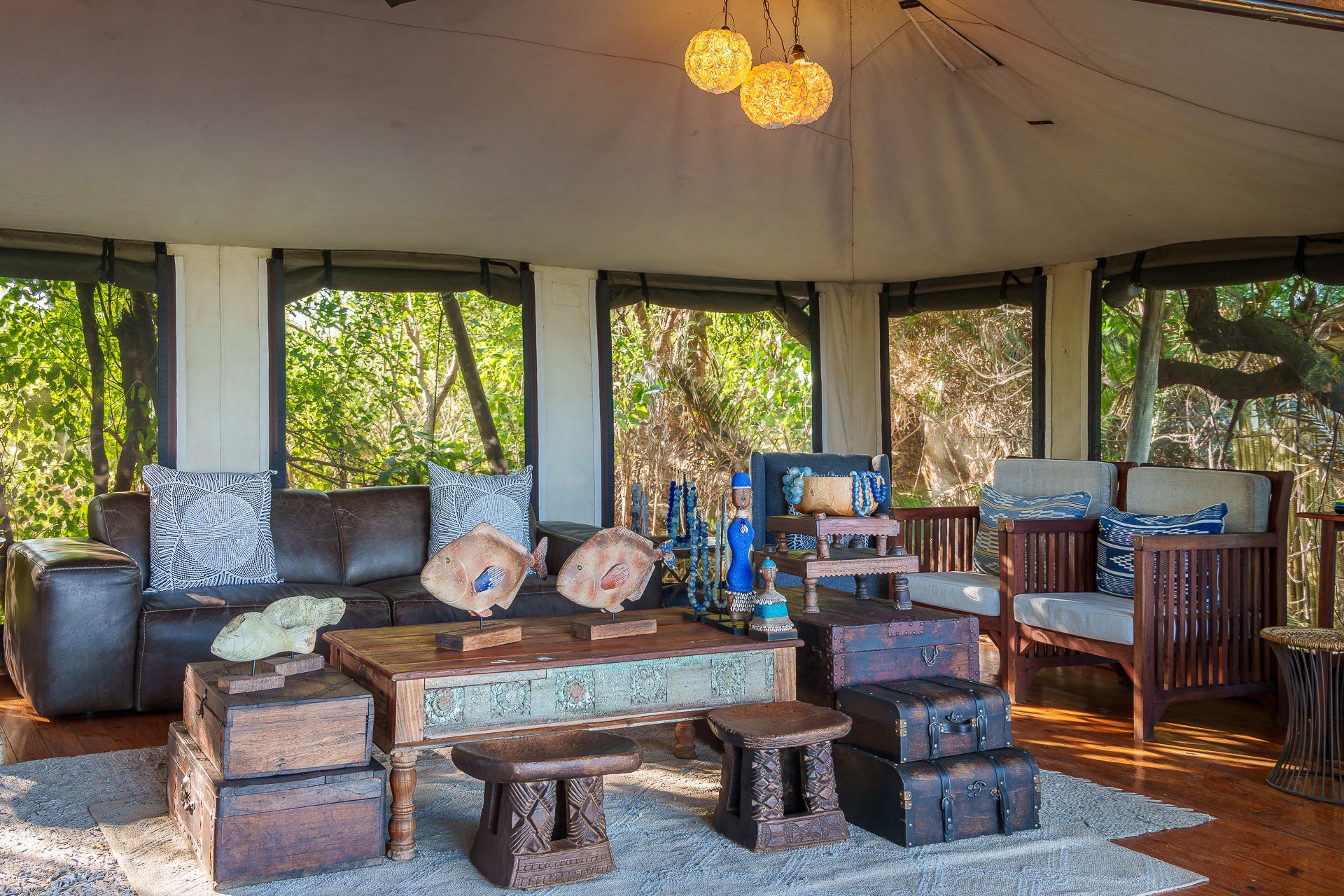 Pelo Camp Lounge