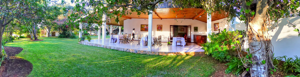 Side Verandah for outdoor dining & sundowners