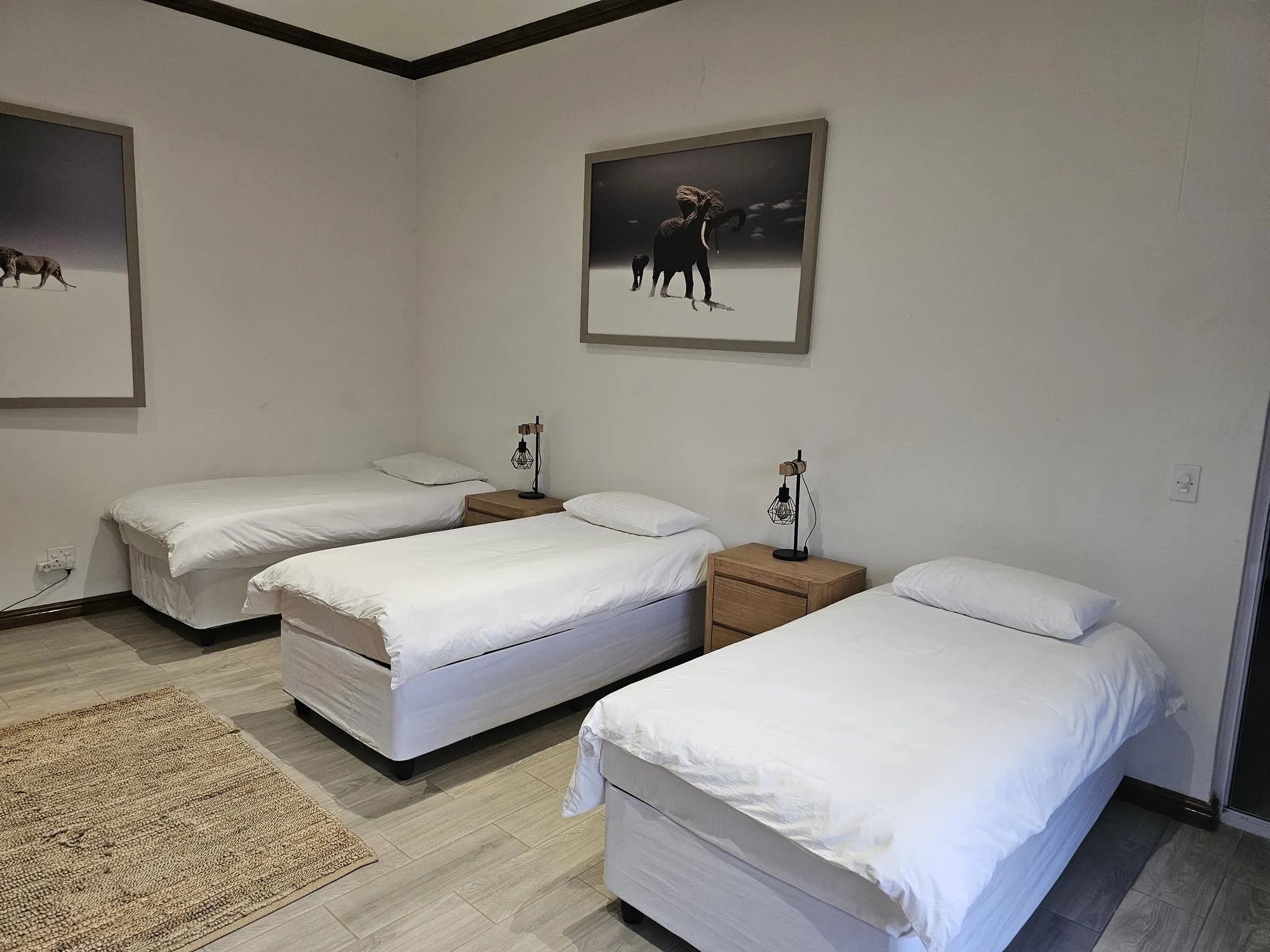 Room gallery image 3.