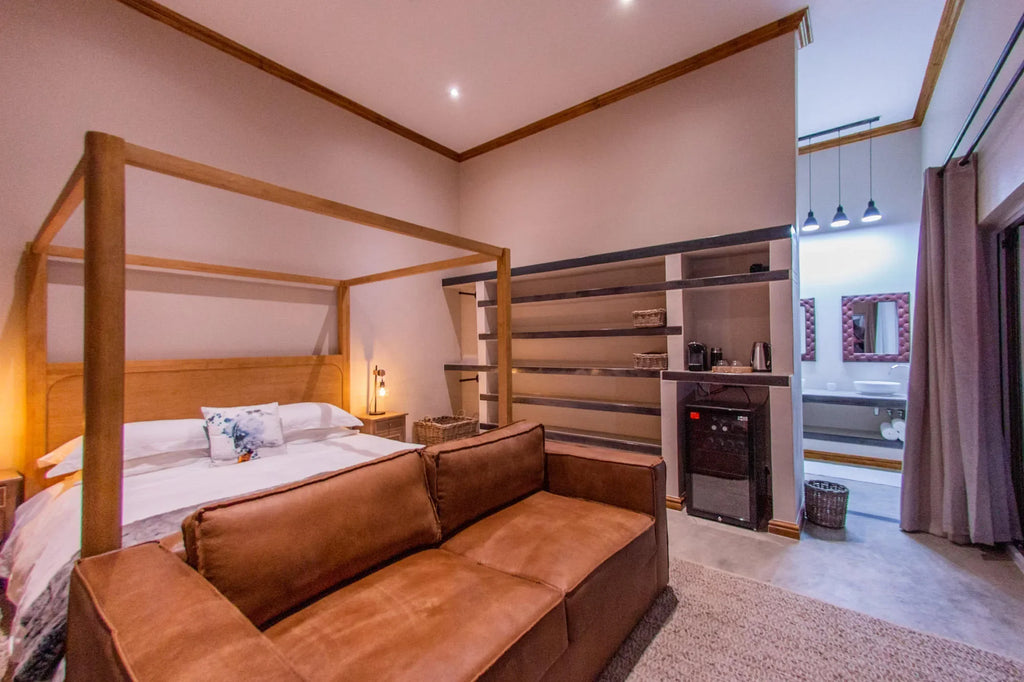 Room gallery image 4.