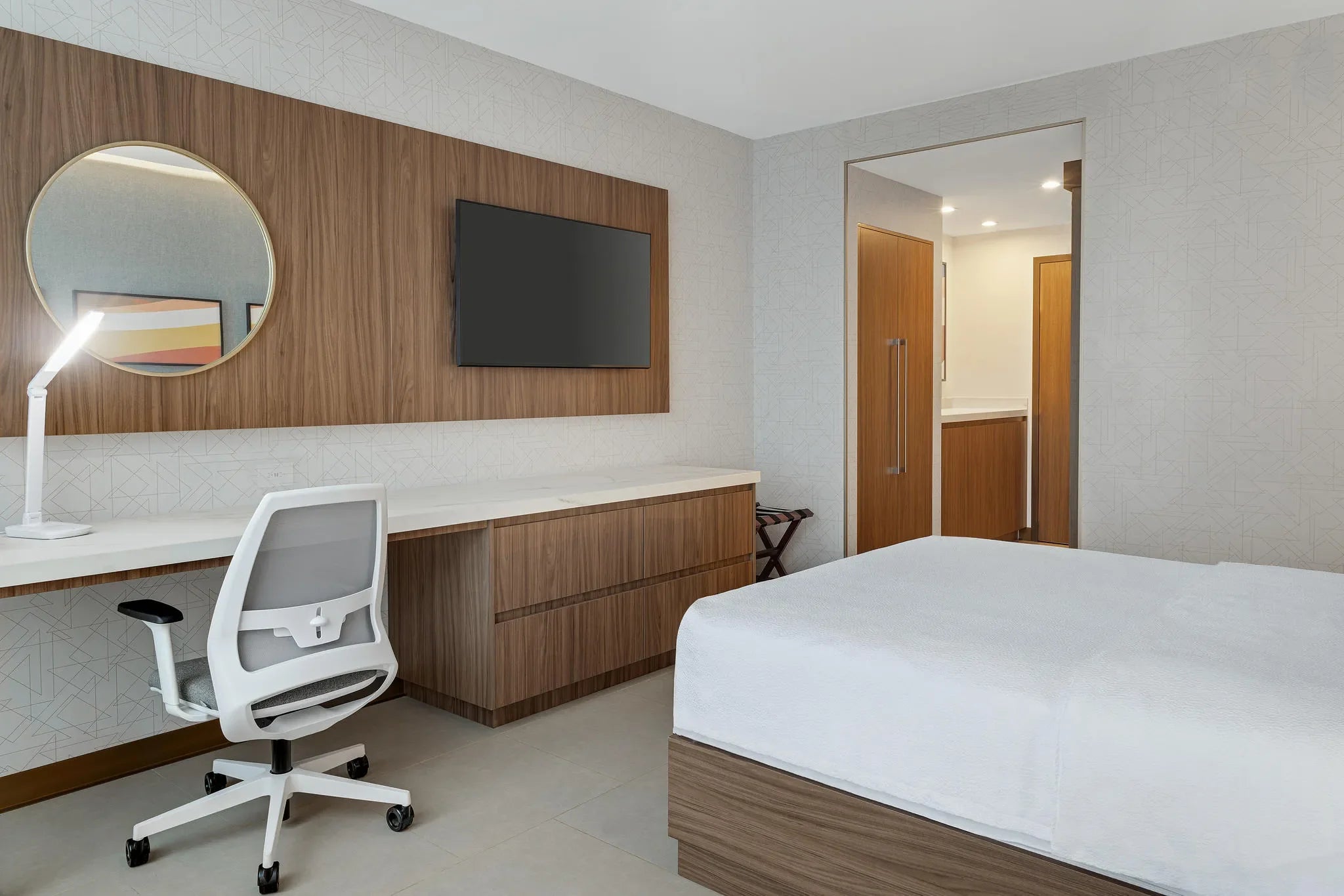 Room gallery image 3.