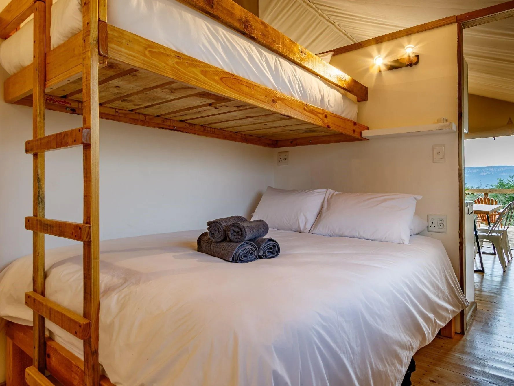 Room gallery image 6.