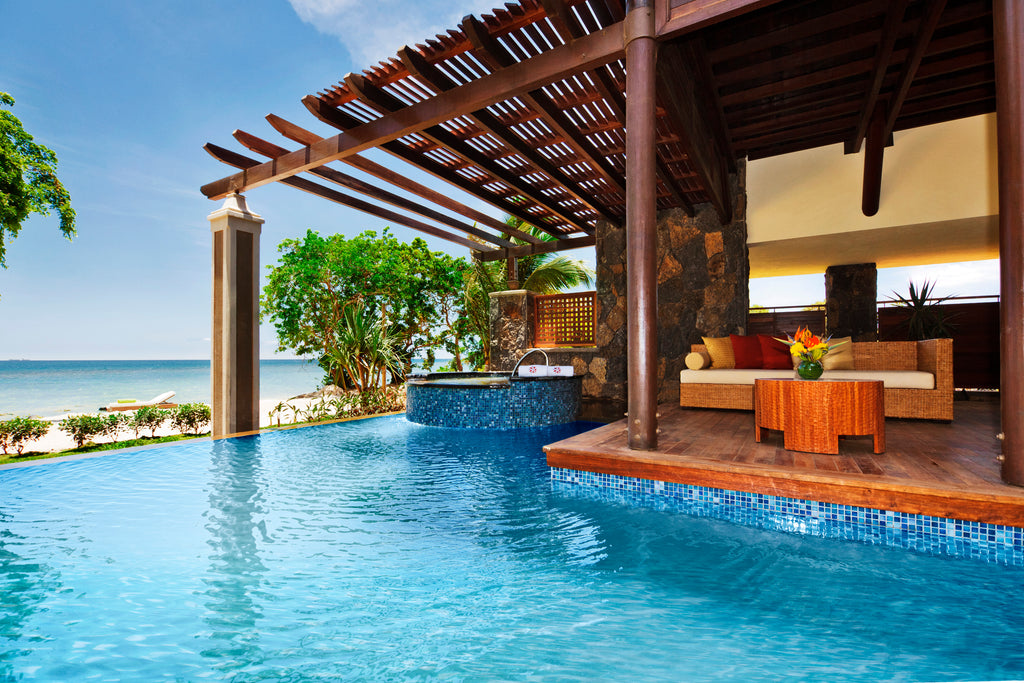 Luxury Beachfront Jet Pool Suite