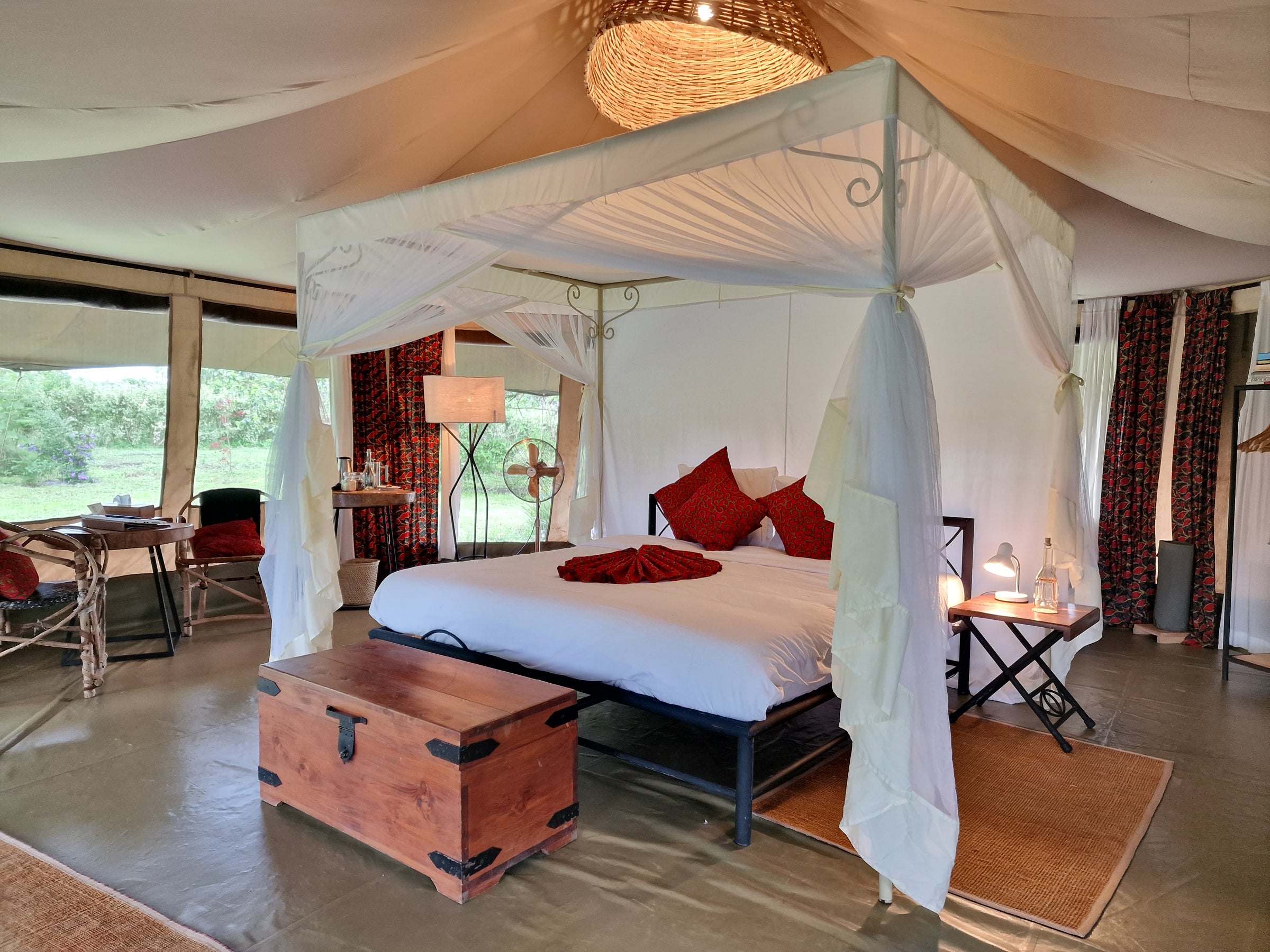 Dolly Escape, Farm & River Camp
