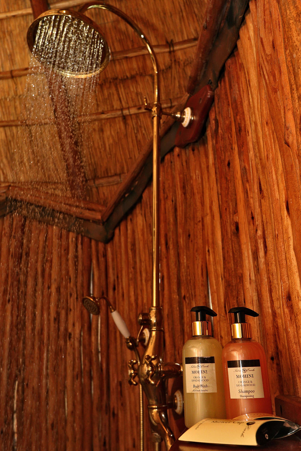 Thatched chalet gallery image 4