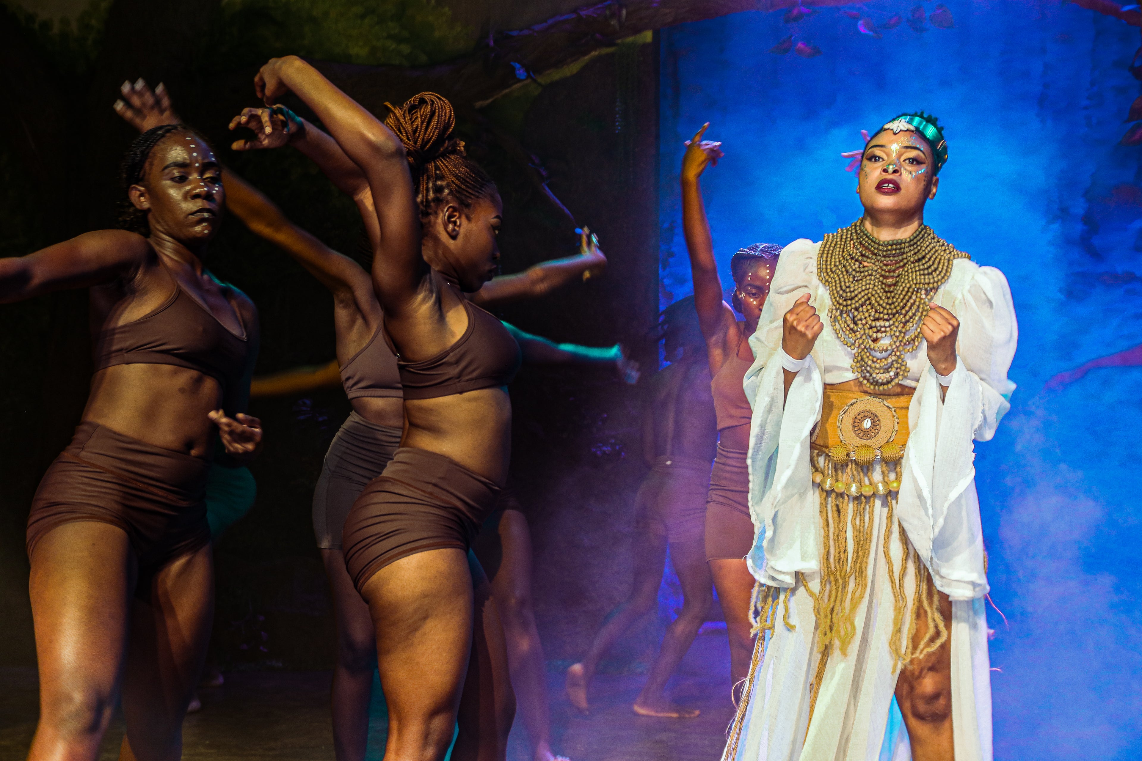 The Victoria Falls Theatre Presents Simunye - The Spirit of Africa