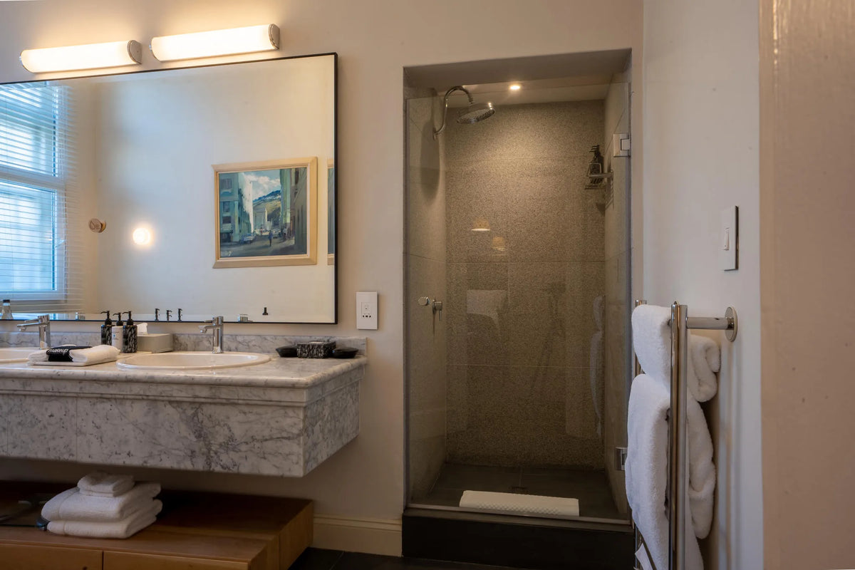 Room gallery image 6.