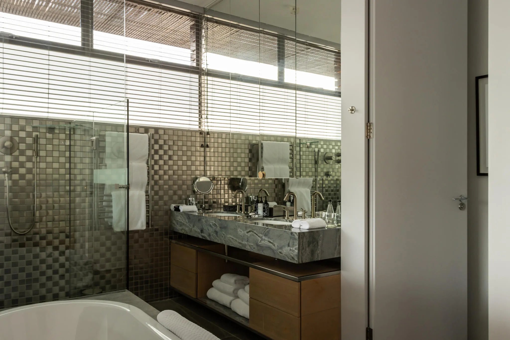 Room gallery image 20.