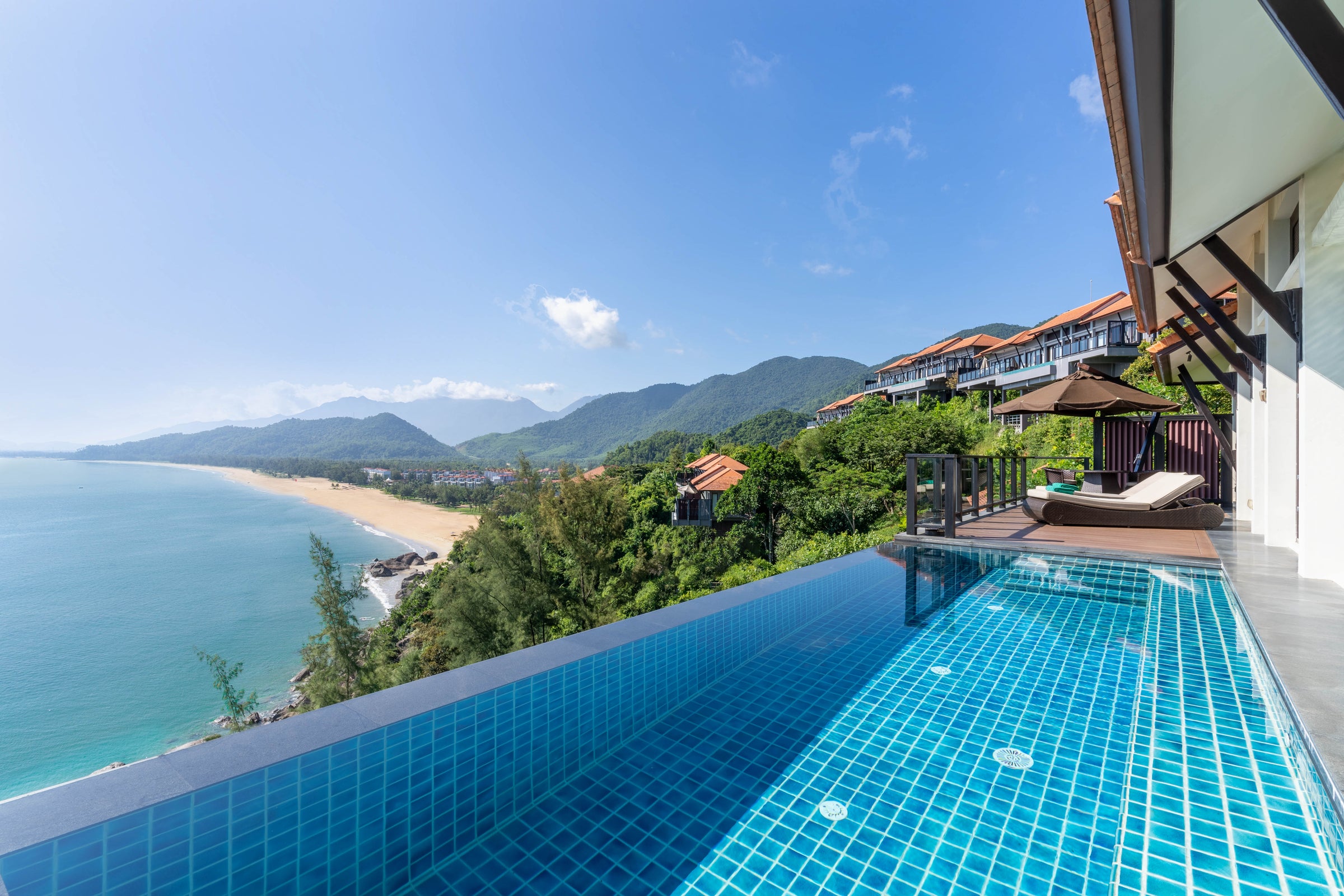 One bedroom Seaview Hill Pool Villa