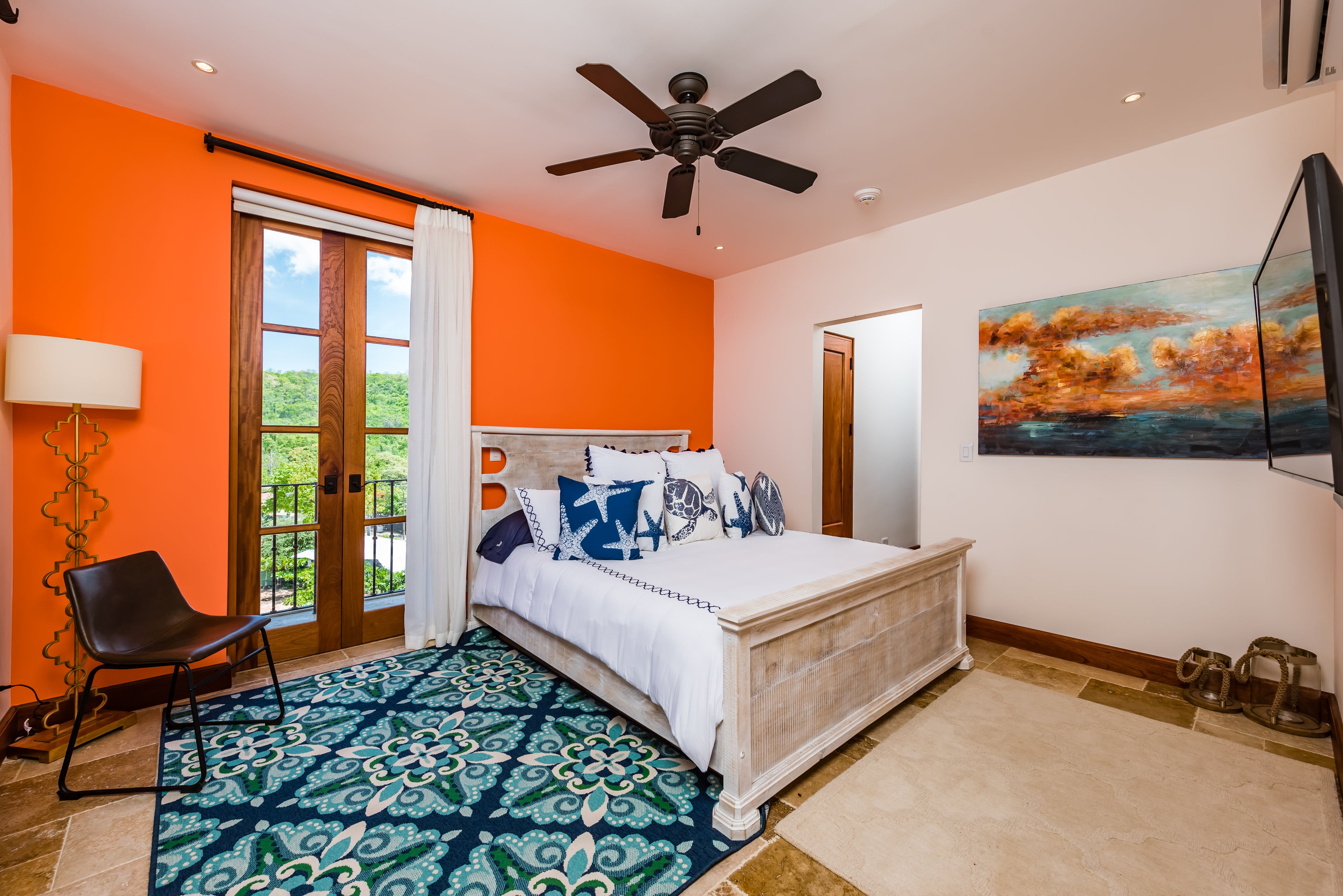 Las Catalinas Doorway | Flat | 43 Plaza Central