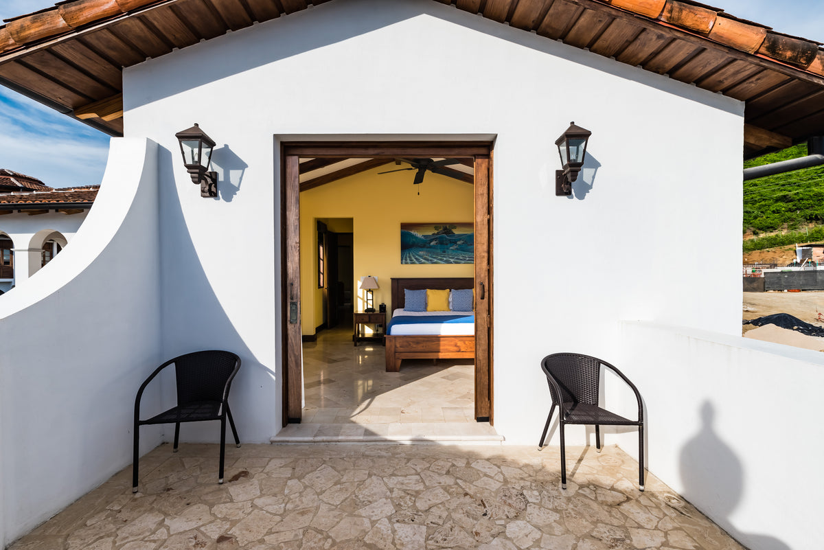 Las Catalinas Doorway | Flat | 36 Plaza Carlota