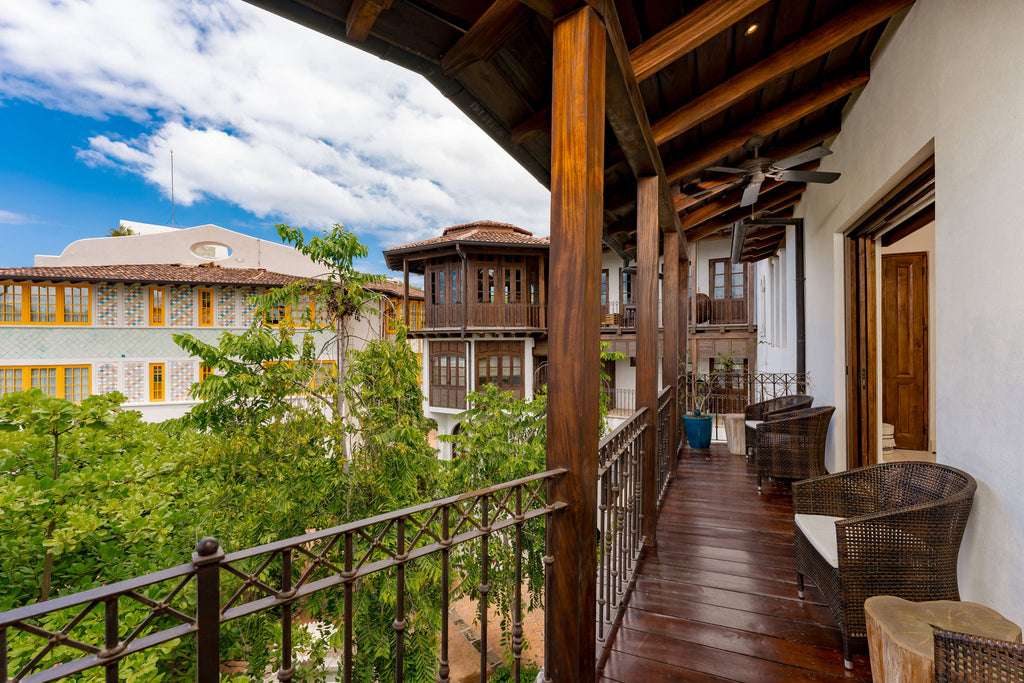 Las Catalinas Doorway | Flat | 34 Plaza Carlota