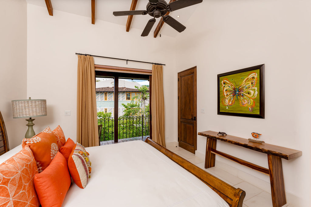 Las Catalinas Doorway | Flat | 34 Plaza Carlota