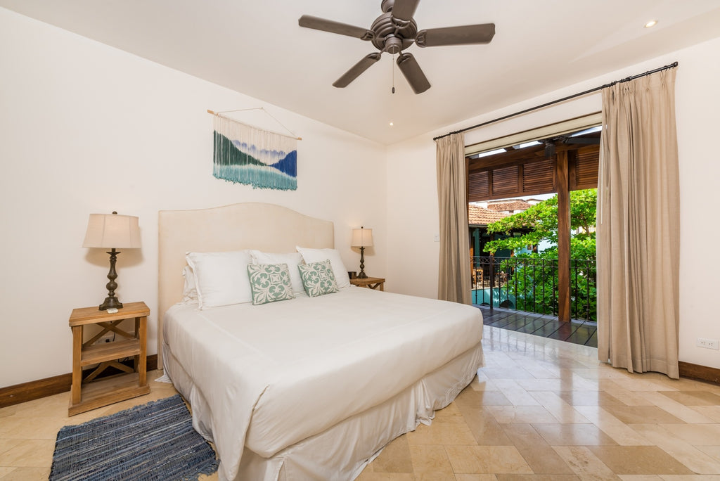 Las Catalinas Doorway | Flat | 24 Plaza Carlota