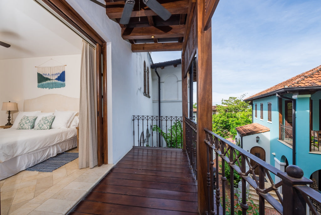 Las Catalinas Doorway | Flat | 24 Plaza Carlota