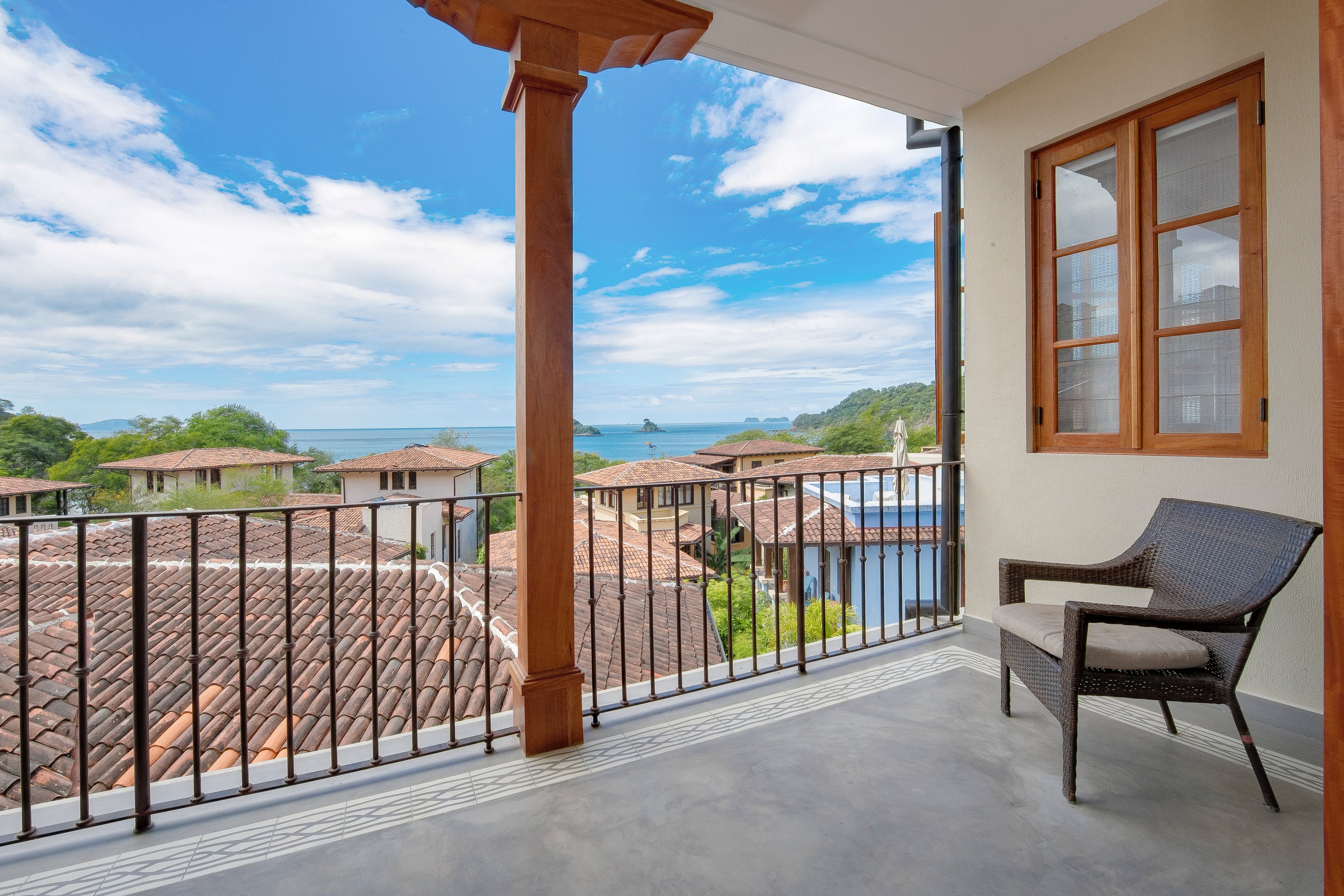 Las Catalinas Doorway | Flat | 32 Plaza Central
