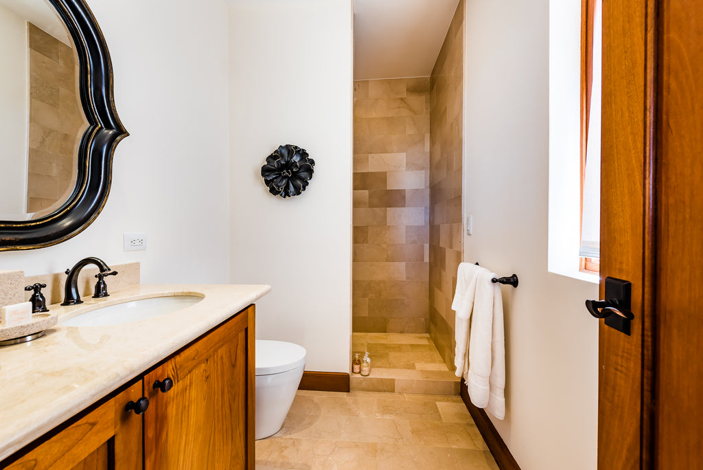 Las Catalinas Doorway | Flat | 31 Plaza Central