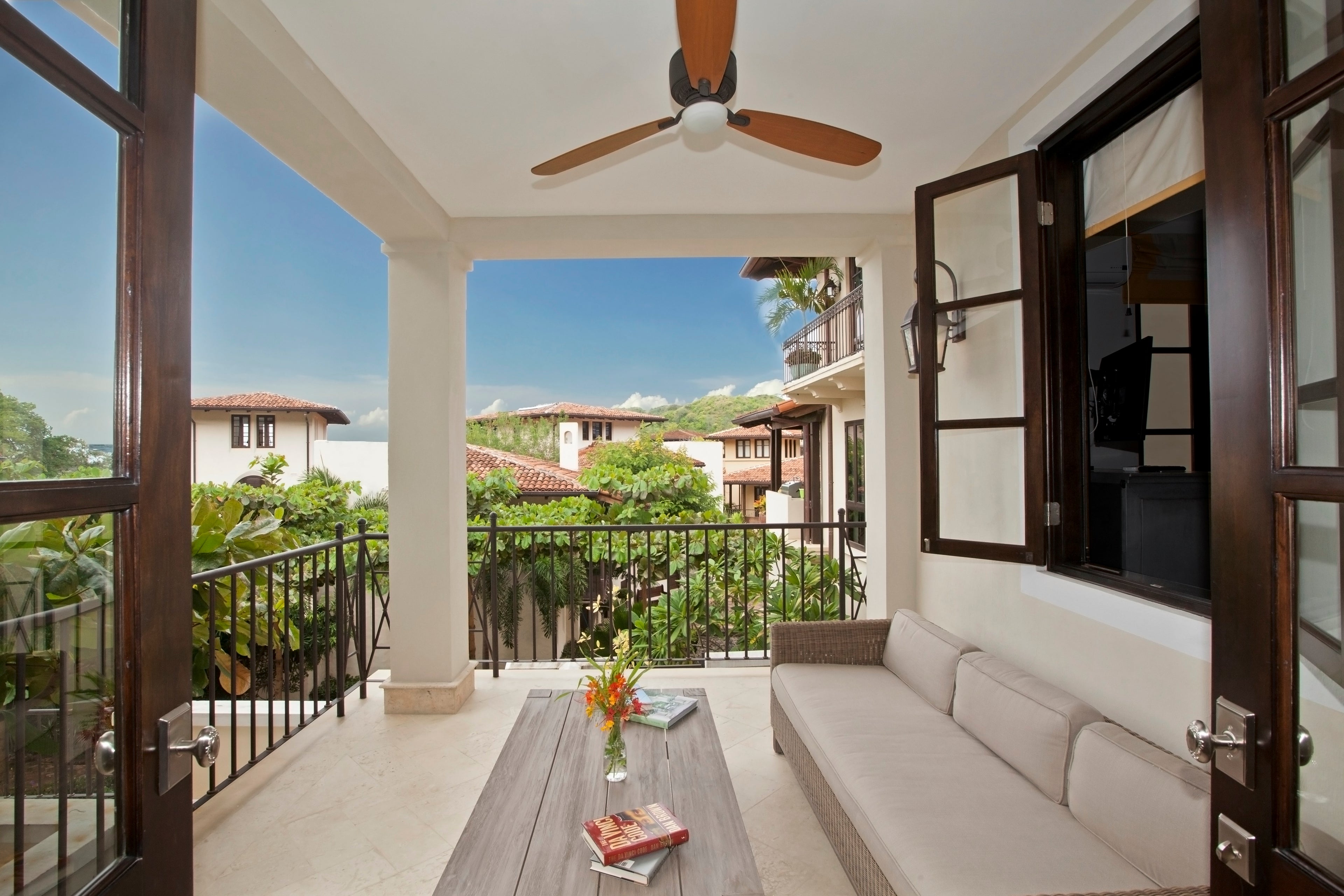 Las Catalinas Doorway | Flat | 30 Avenida la Antigua